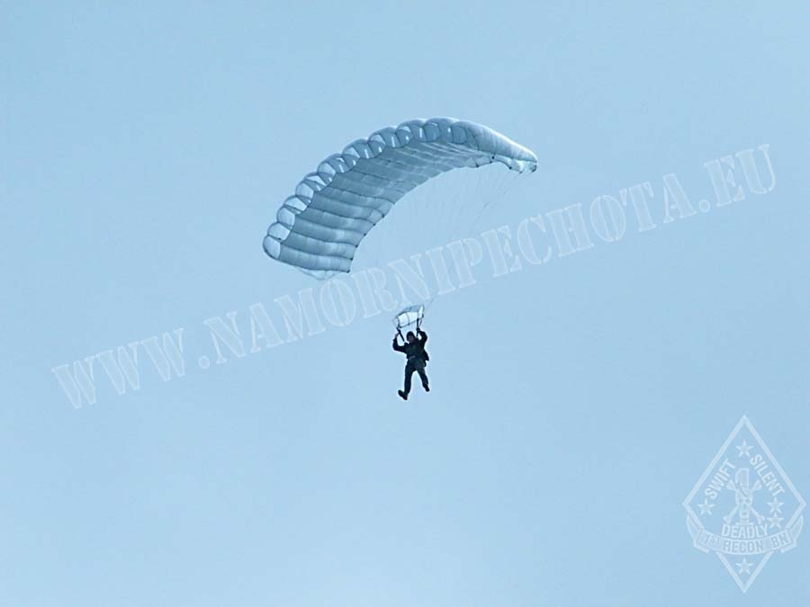 2009-parachute-training-2011-05-06_21-32-14-208