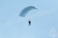 2009-parachute-training-2011-05-06_21-32-14-208